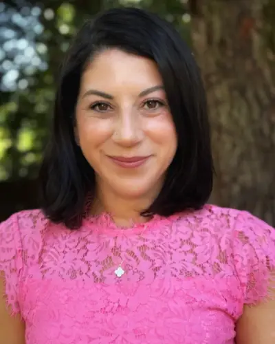Lauren Bradley Headshot